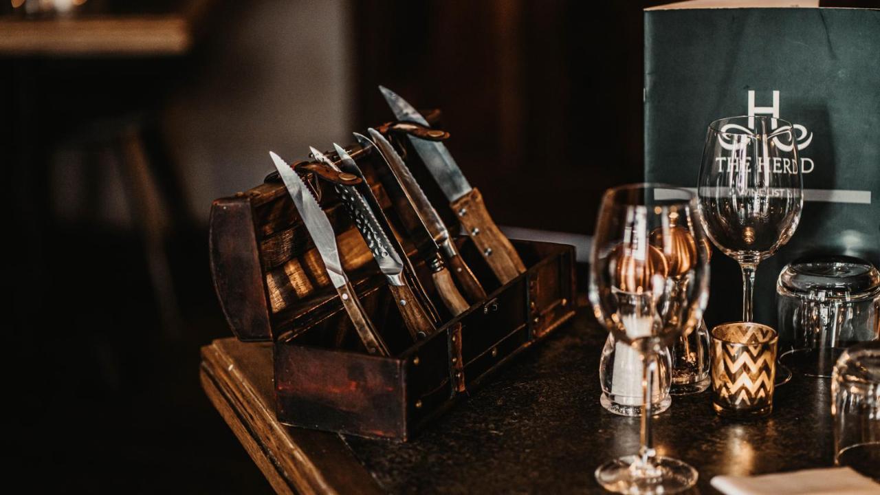 Elephant Hotel Пангборн Екстериор снимка