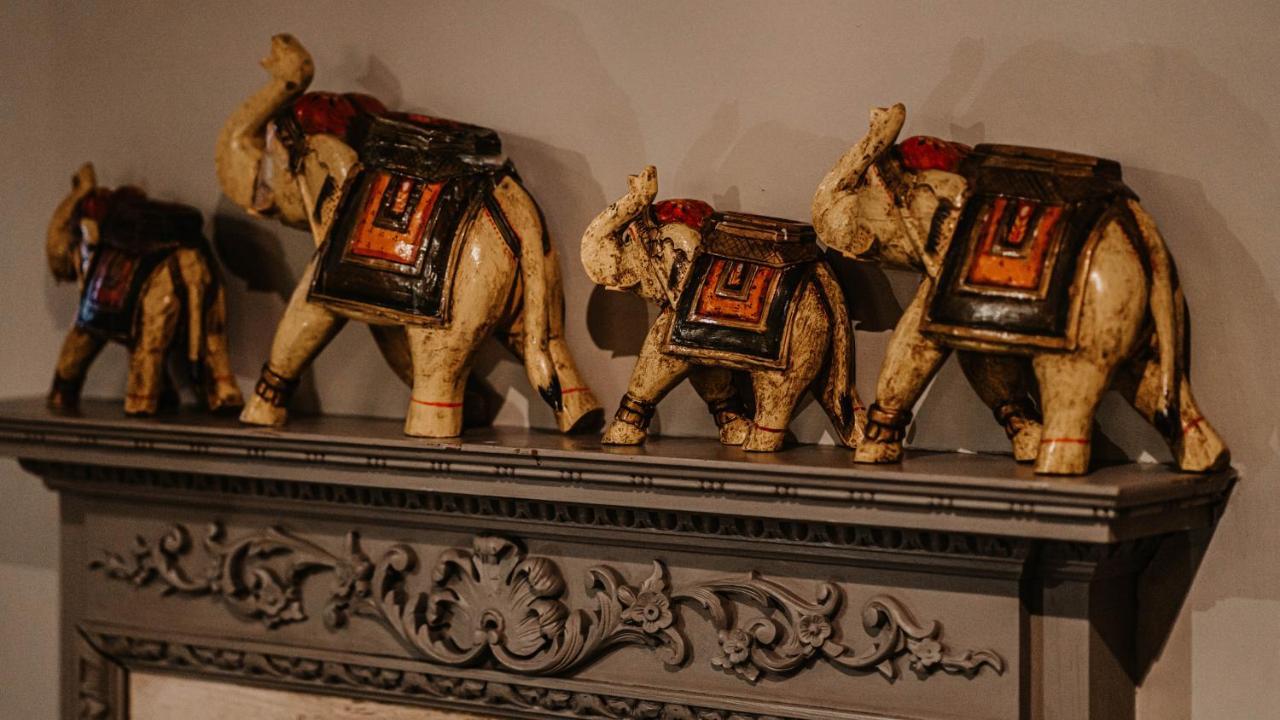 Elephant Hotel Пангборн Екстериор снимка