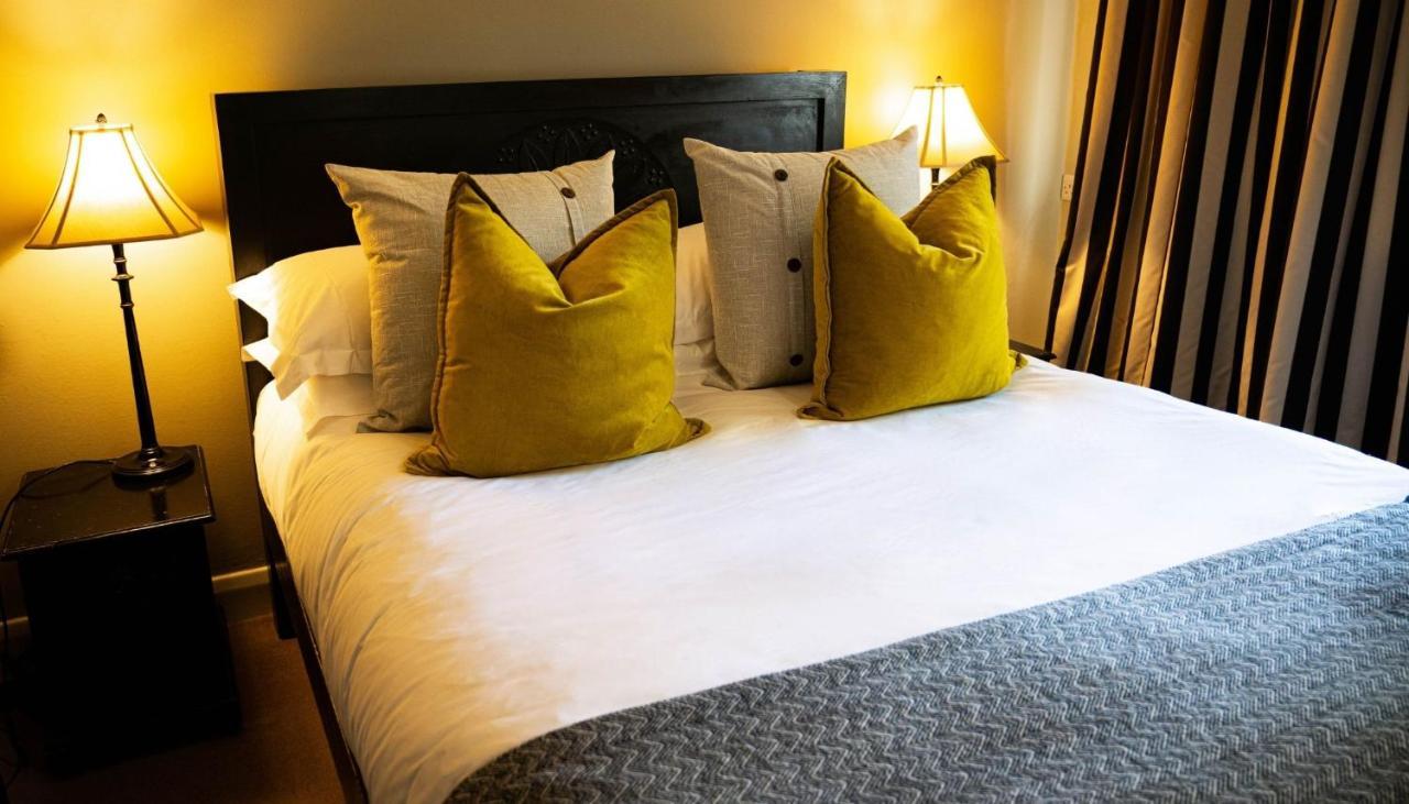 Elephant Hotel Пангборн Екстериор снимка