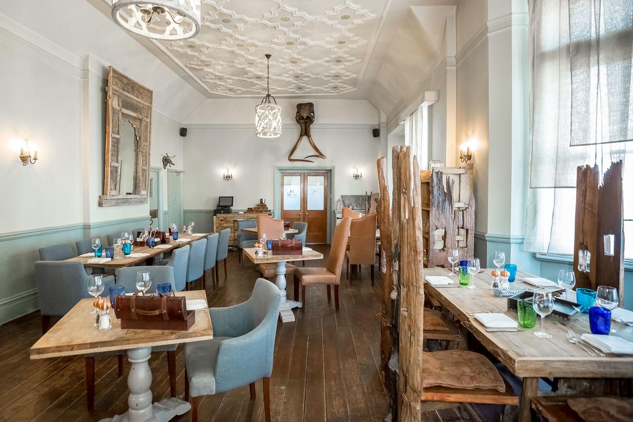 Elephant Hotel Пангборн Екстериор снимка