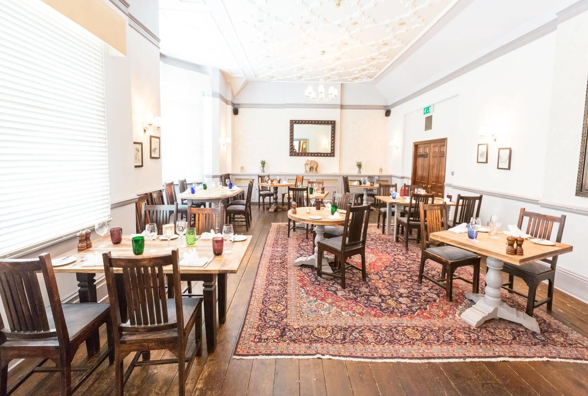 Elephant Hotel Пангборн Екстериор снимка