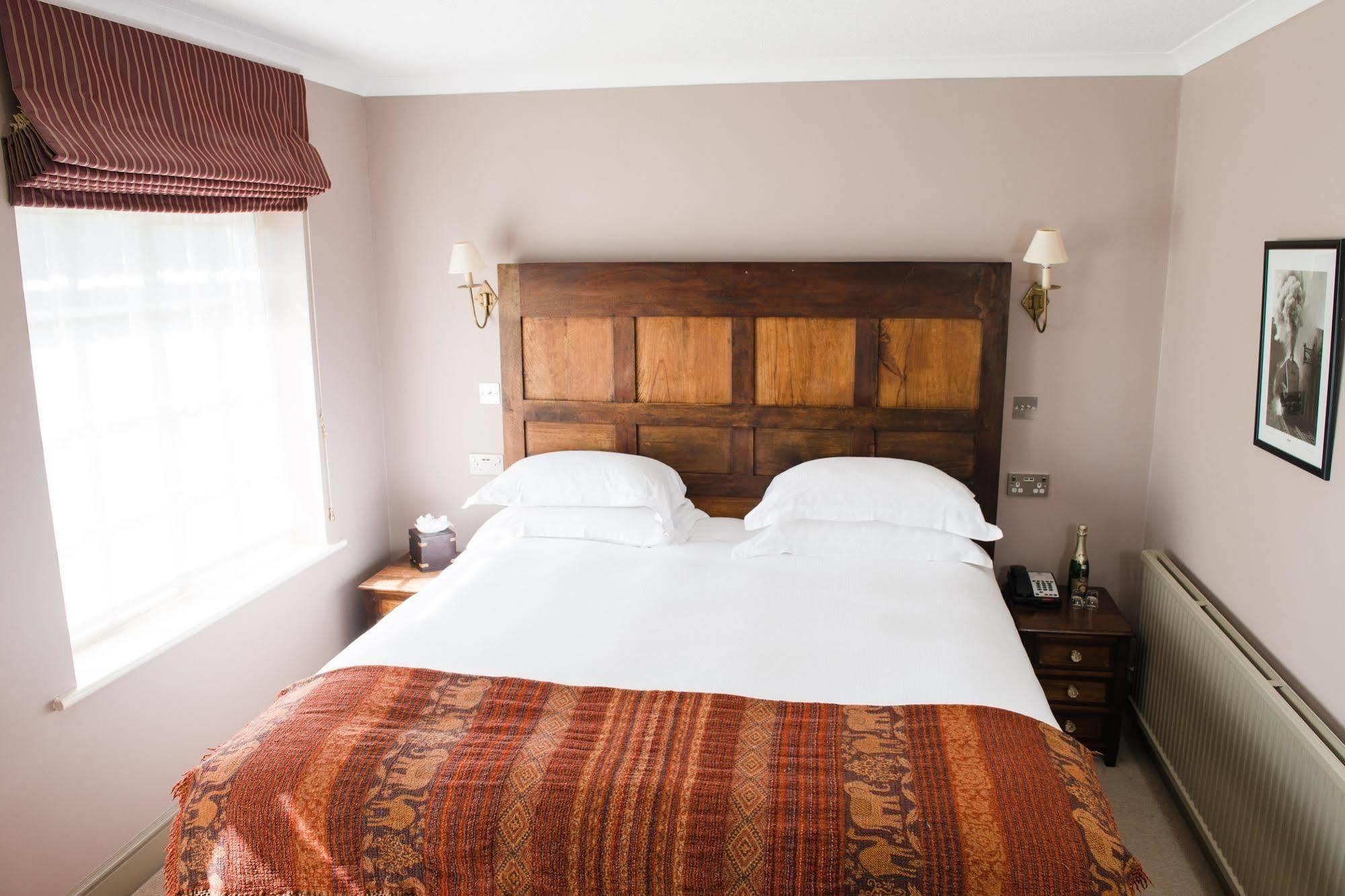 Elephant Hotel Пангборн Екстериор снимка