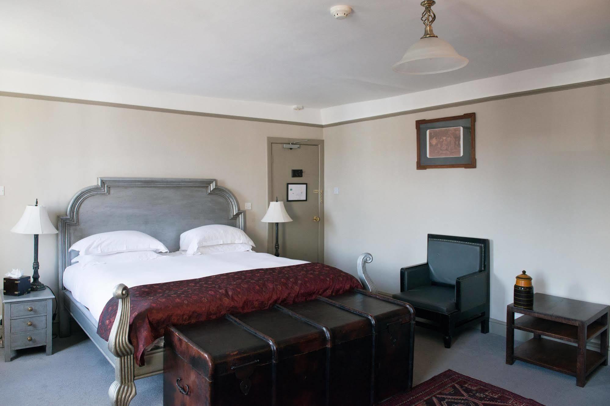Elephant Hotel Пангборн Екстериор снимка