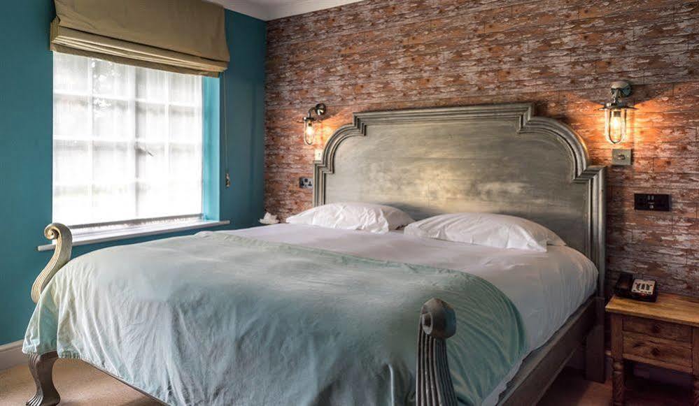 Elephant Hotel Пангборн Екстериор снимка